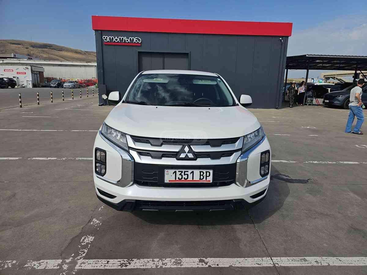 Mitsubishi Outlander 2021 — photo 2