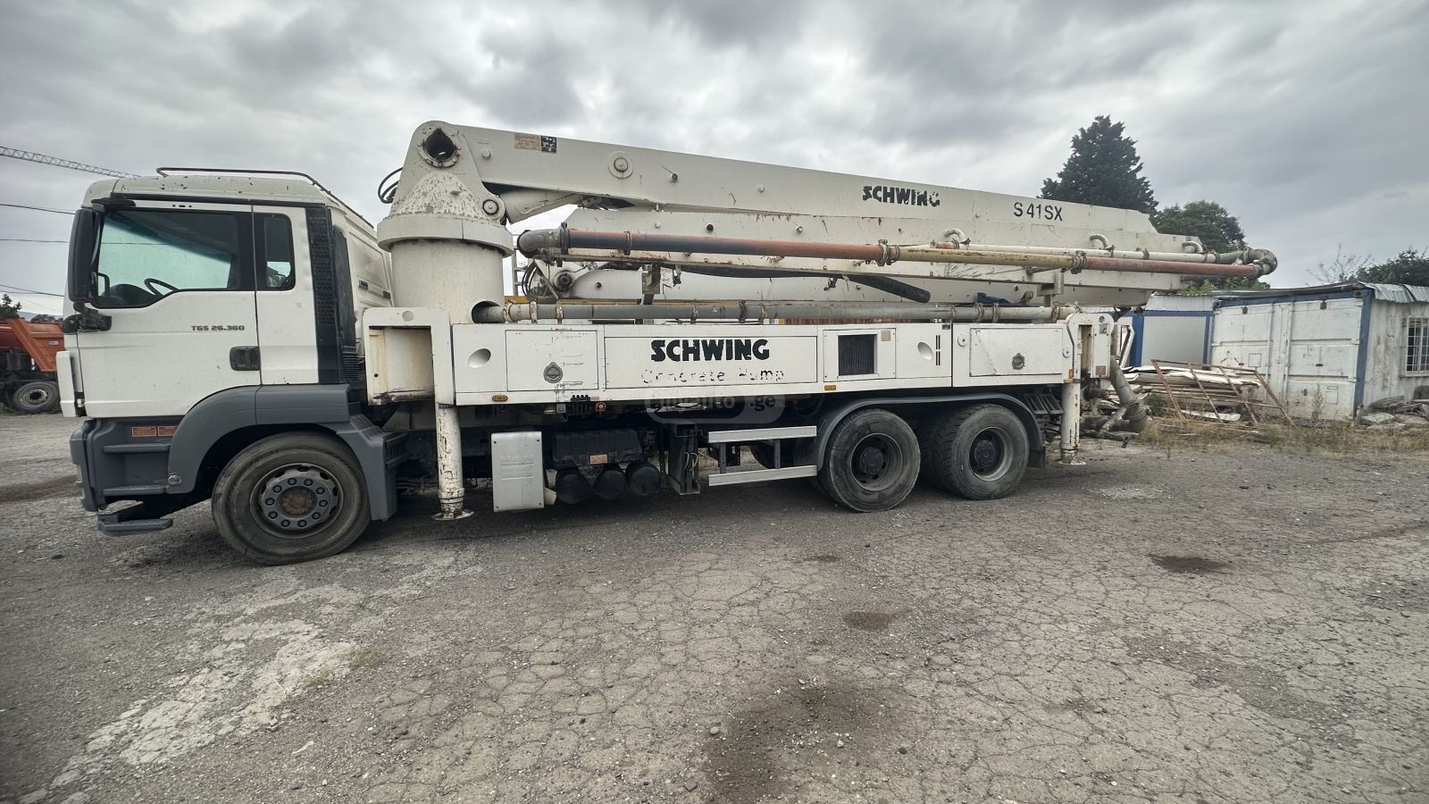 Isuzu 26 2010 — photo 2