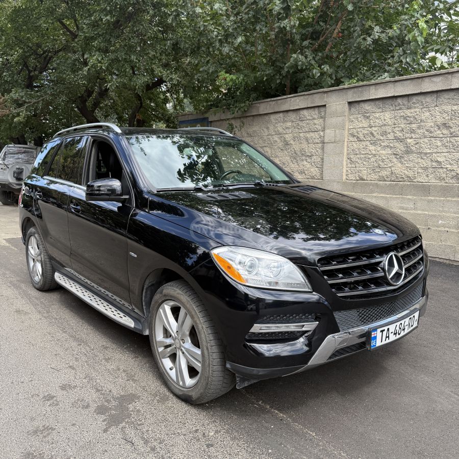 Mercedes-Benz ML 350 2011 — photo 2