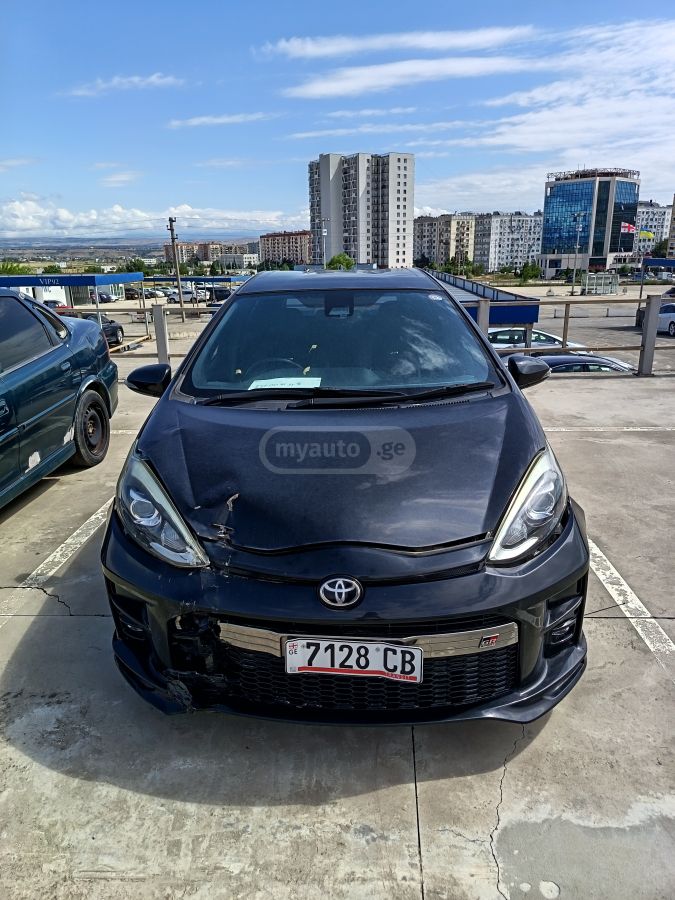 Toyota Aqua 2018 — photo 2
