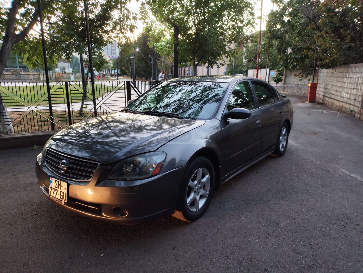 Nissan Altima 2005 — photo 2