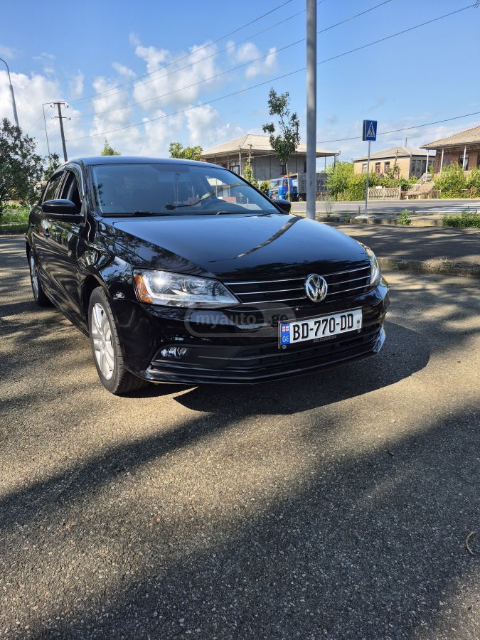 Volkswagen Jetta 2017 — photo 2