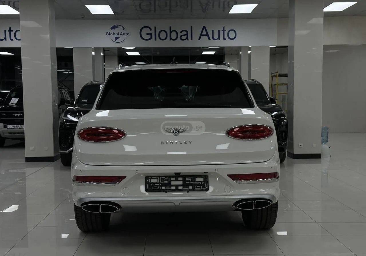 Bentley Bentayga 2023 — photo 2