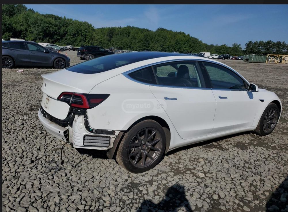 Tesla Model 3 2018 — photo 2