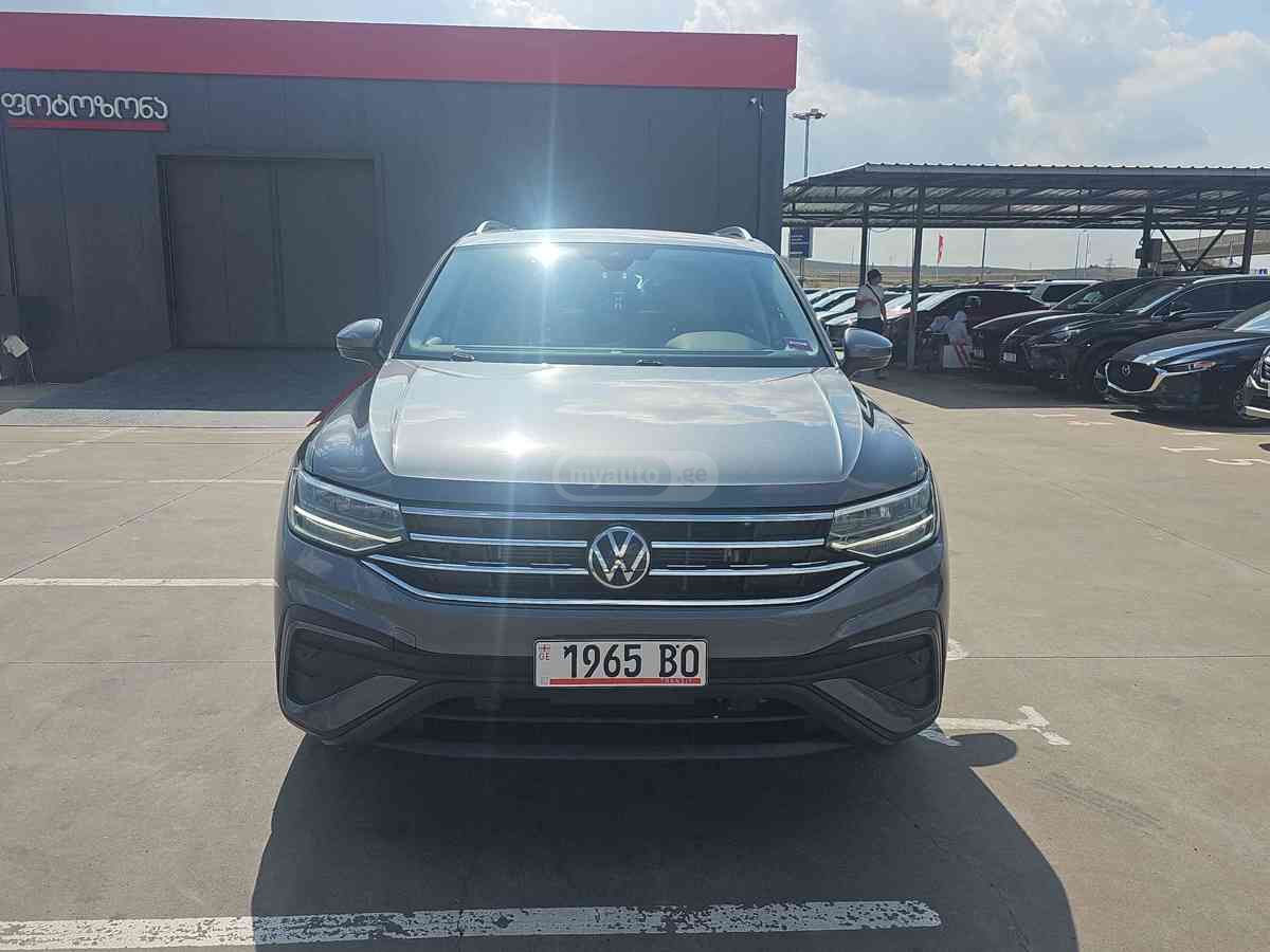Volkswagen Tiguan 2023 — photo 2