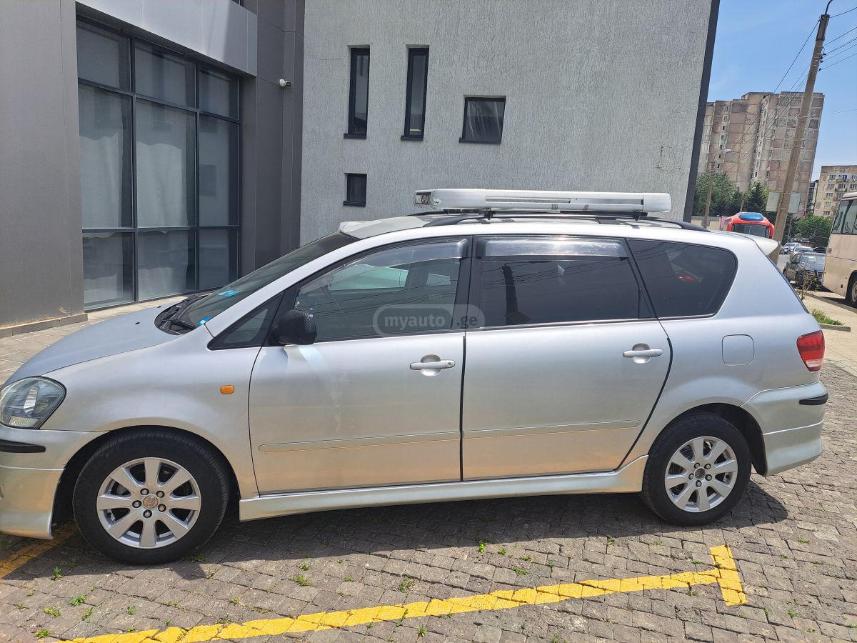 Toyota Ipsum 2003 — photo 2