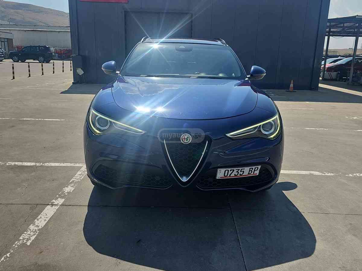 Alfa Romeo Stelvio 2019 — photo 2