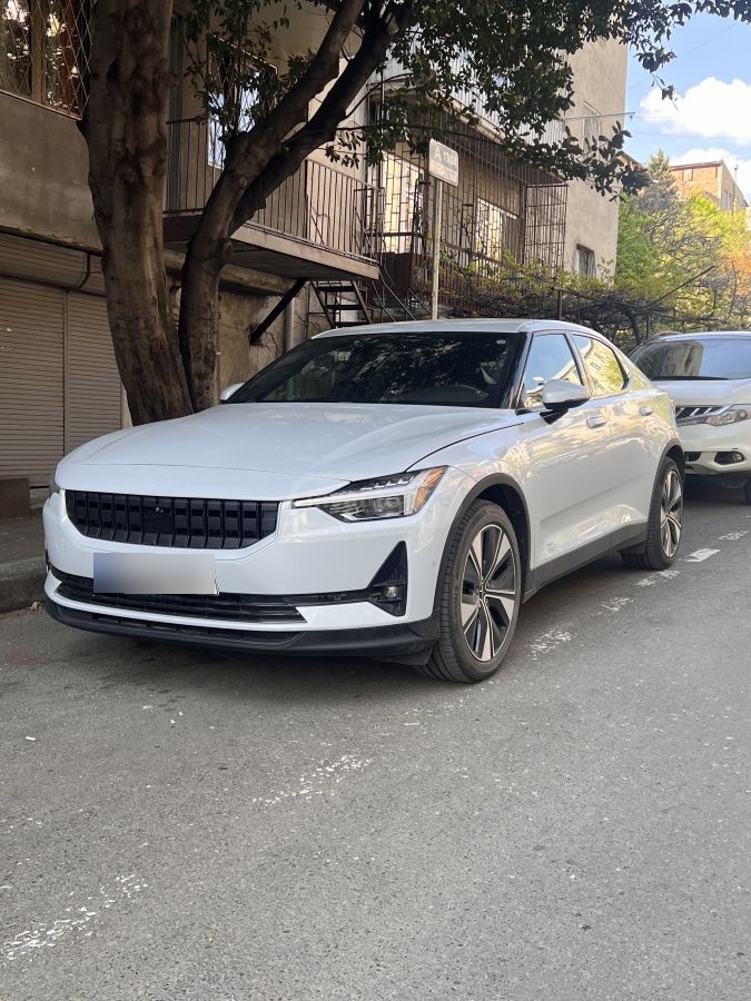 Polestar 2 2023 — photo 2