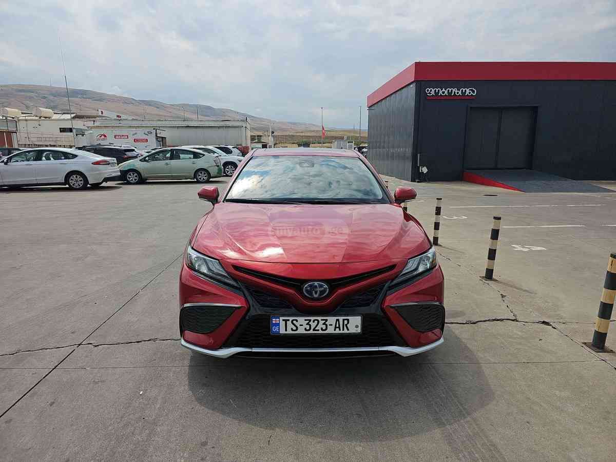 Toyota Camry 2021 — photo 2