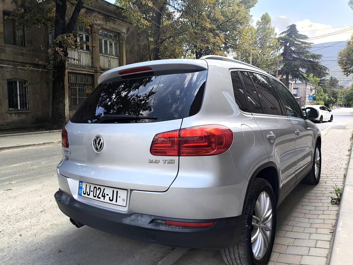 Volkswagen Tiguan 2012 — photo 2
