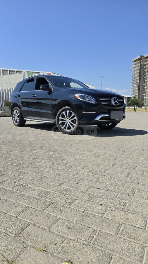 Mercedes-Benz GLE 350 2017 — photo 2