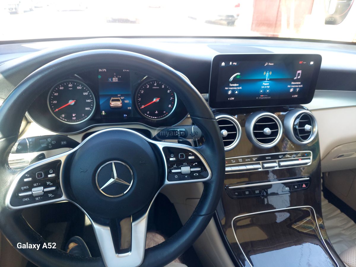 Mercedes-Benz GLC 300 2020 — photo 2