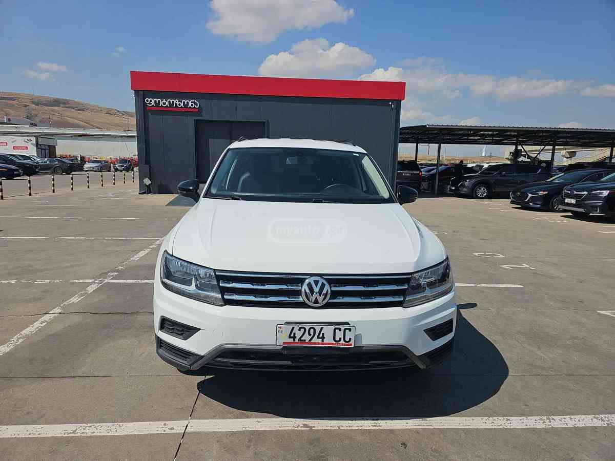 Volkswagen Tiguan 2021 — photo 2