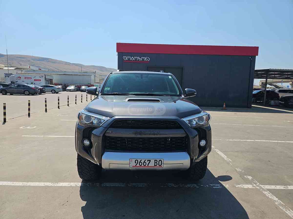 Toyota 4 Runner 2018 — photo 2