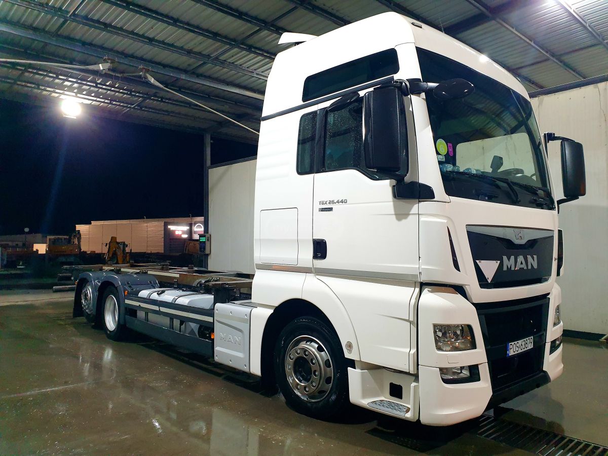Isuzu 26.440 2015 — photo 2