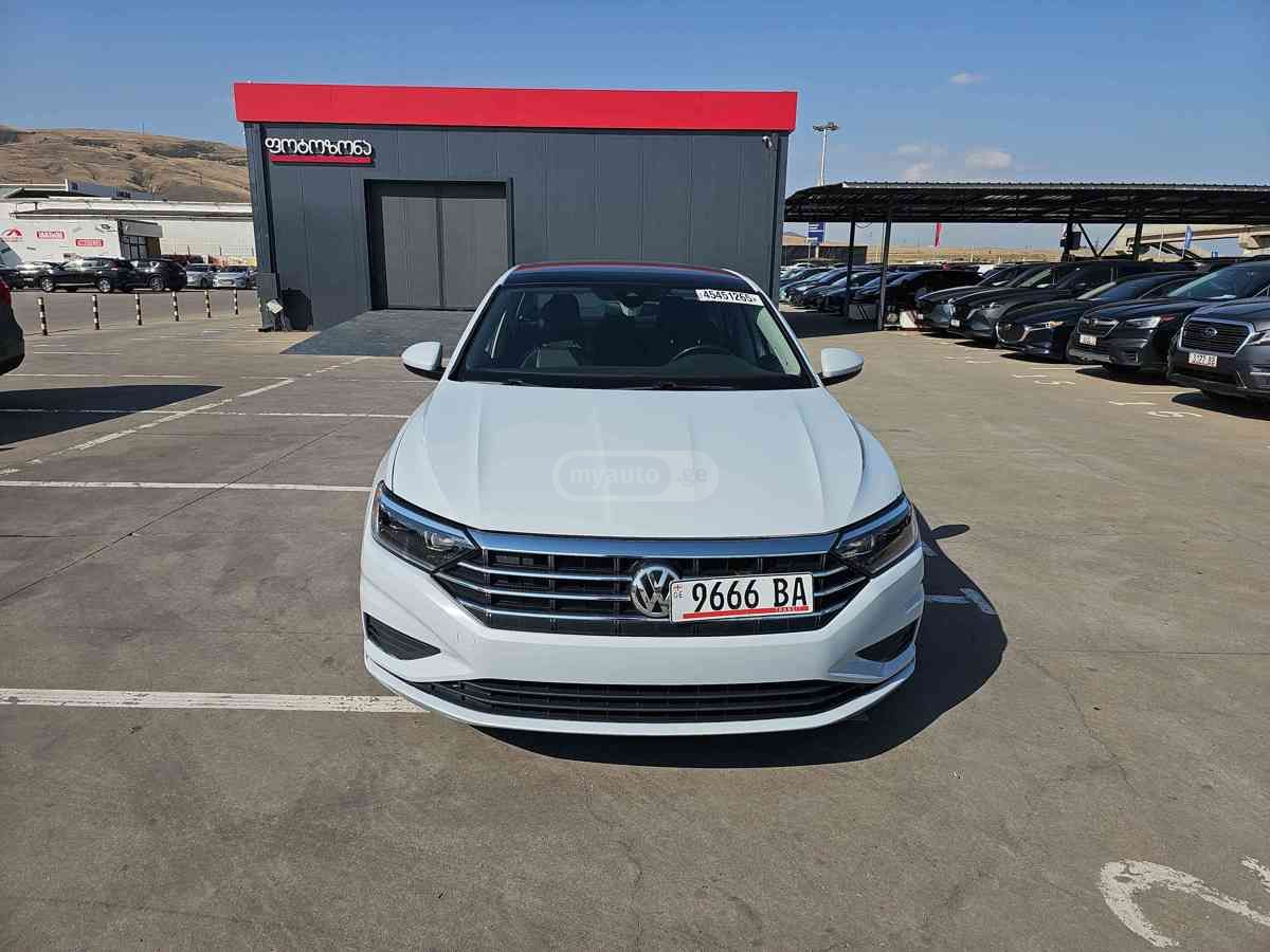 Volkswagen Jetta 2019 — photo 2