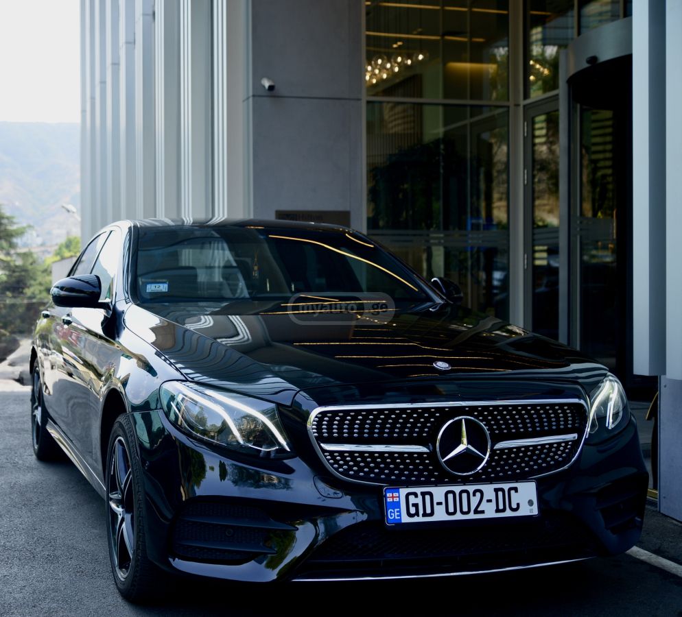 Mercedes-Benz E 300 2017 — photo 2