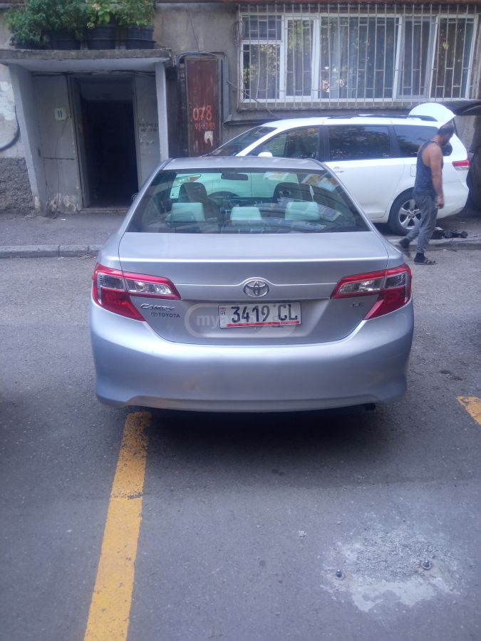 Toyota Camry 2014 — photo 2