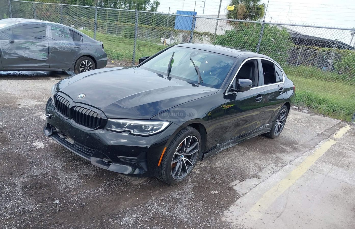 BMW 330 2022 — photo 2