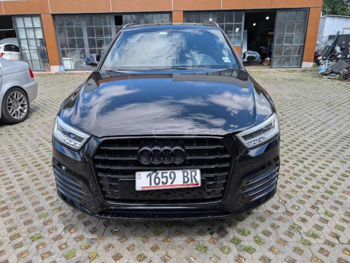 Audi Q3 2018 — photo 2