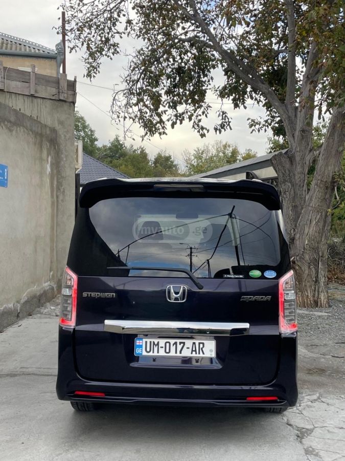 Honda Step Wagon 2014 — photo 2
