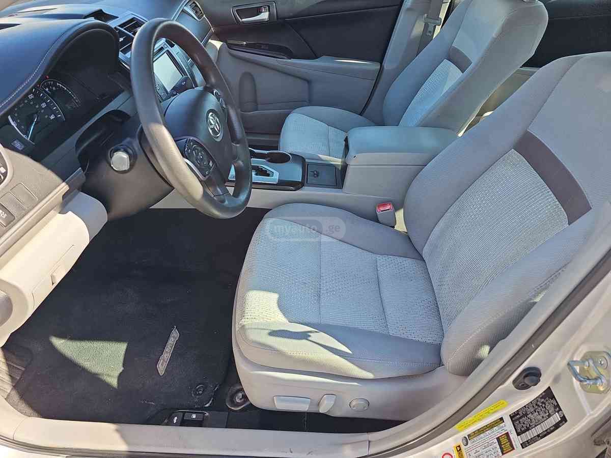Toyota Camry 2014 — photo 2