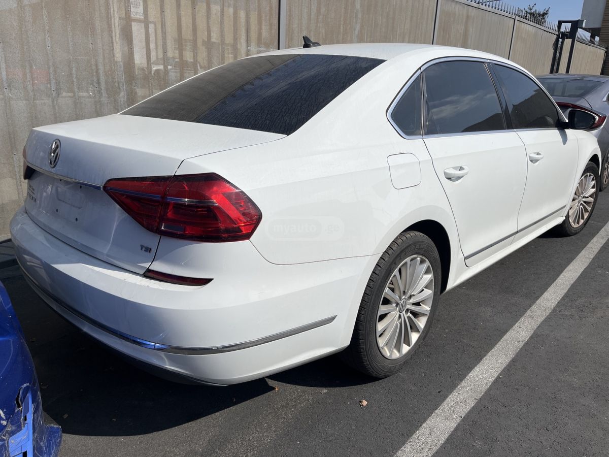 Volkswagen Passat 2016 — photo 2