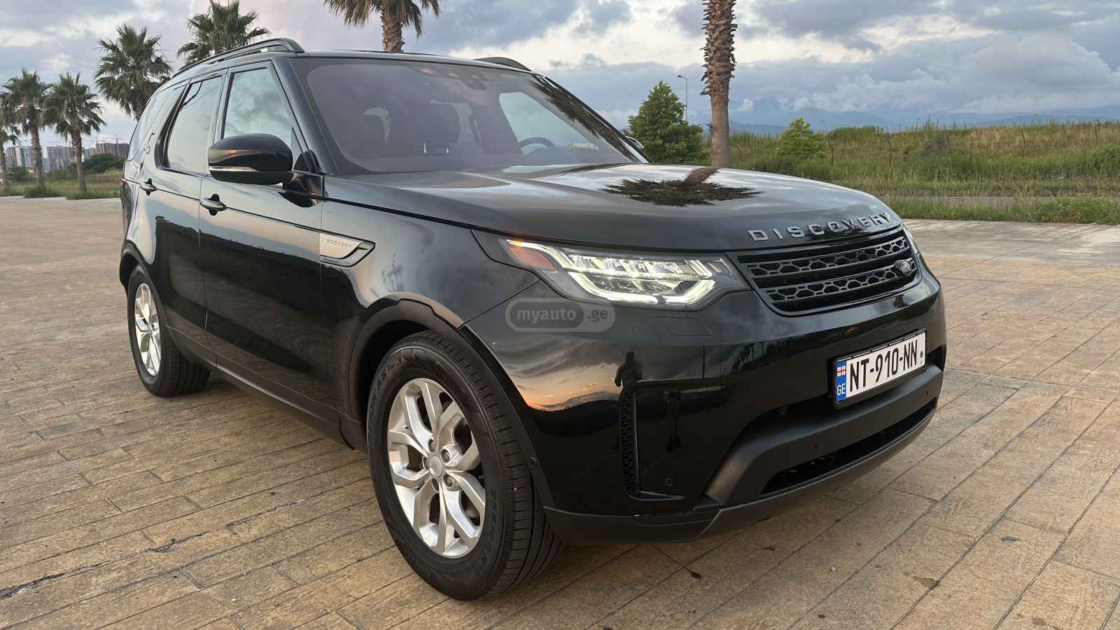 Land Rover Discovery 2019 — photo 2