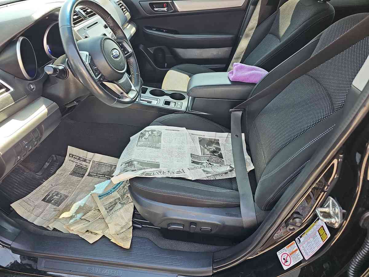 Subaru Outback 2018 — photo 2