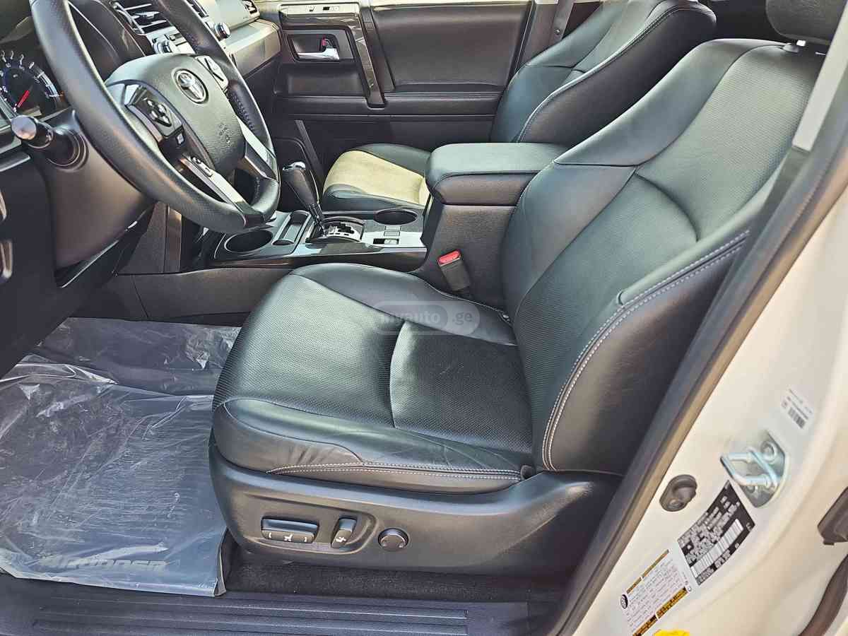 Toyota 4Runner 2019 — photo 2