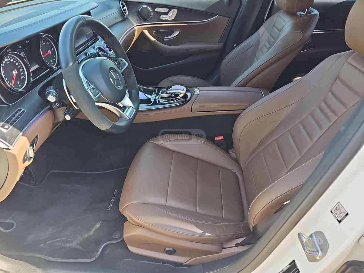 Mercedes-Benz E 220 2017 — photo 2