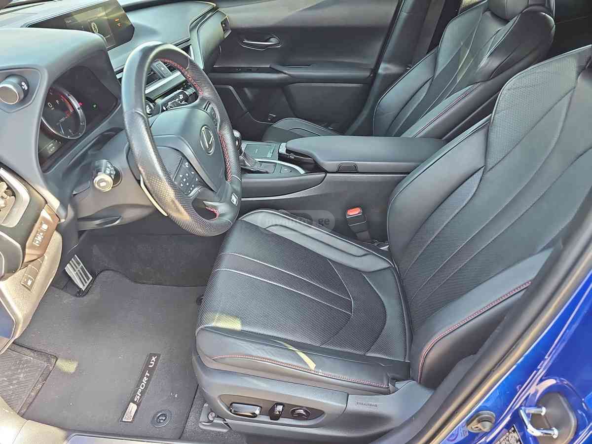 Lexus UX 200 2019 — photo 2