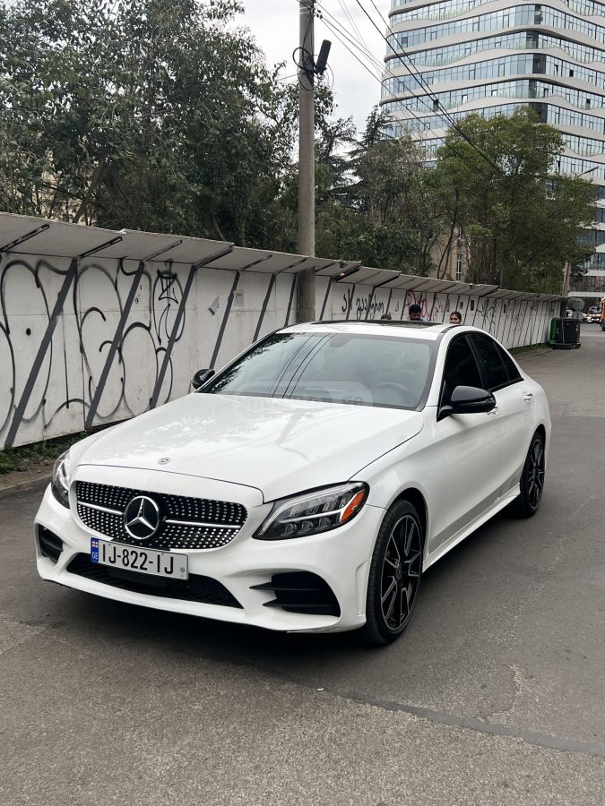 Mercedes-Benz C 300 2019 — photo 2