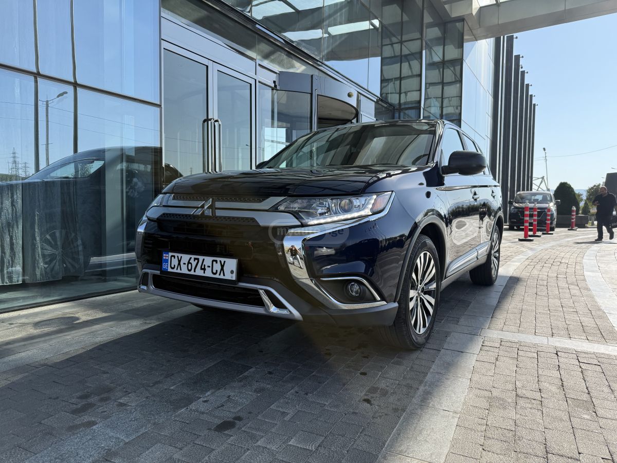 Mitsubishi Outlander 2020 — photo 2