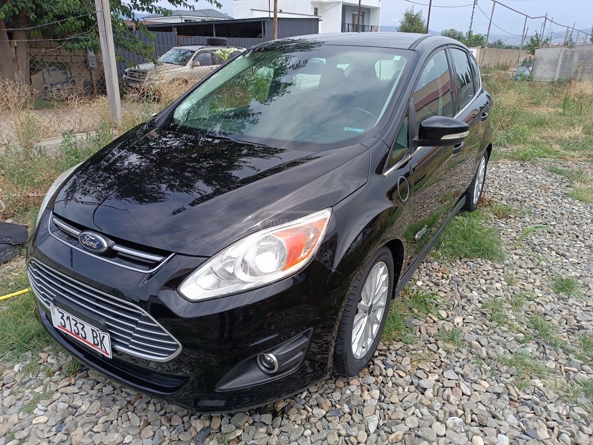 Ford C-Max 2017 — photo 2