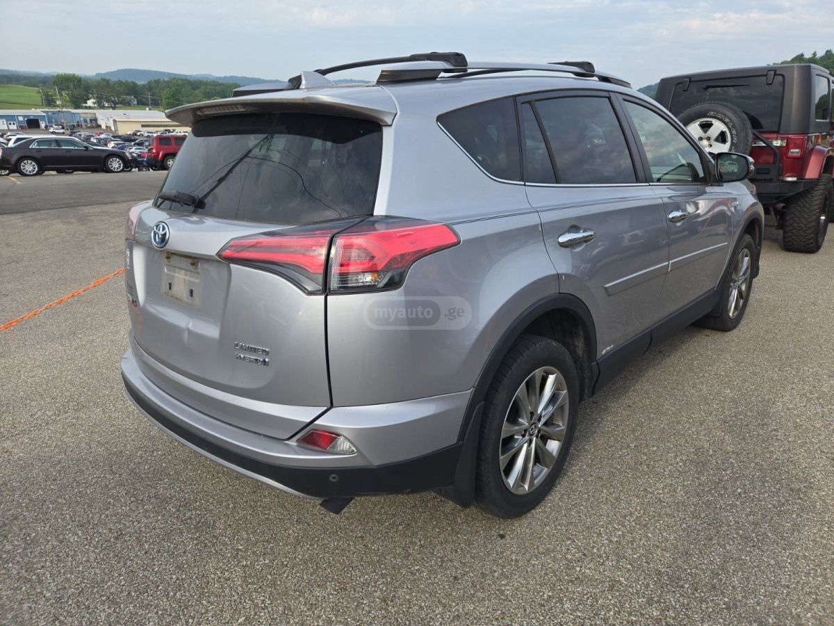Toyota RAV4 2018 — photo 2