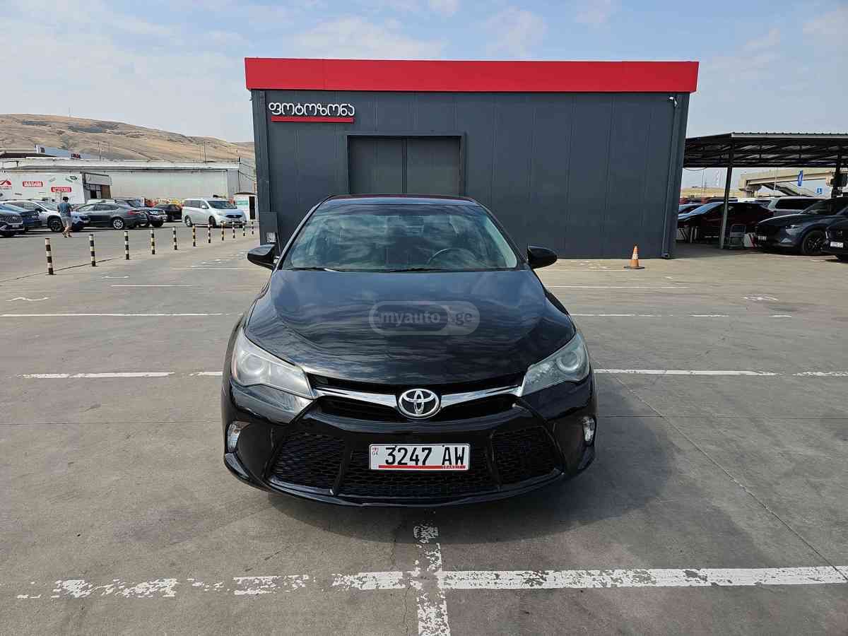 Toyota Camry 2016 — photo 2