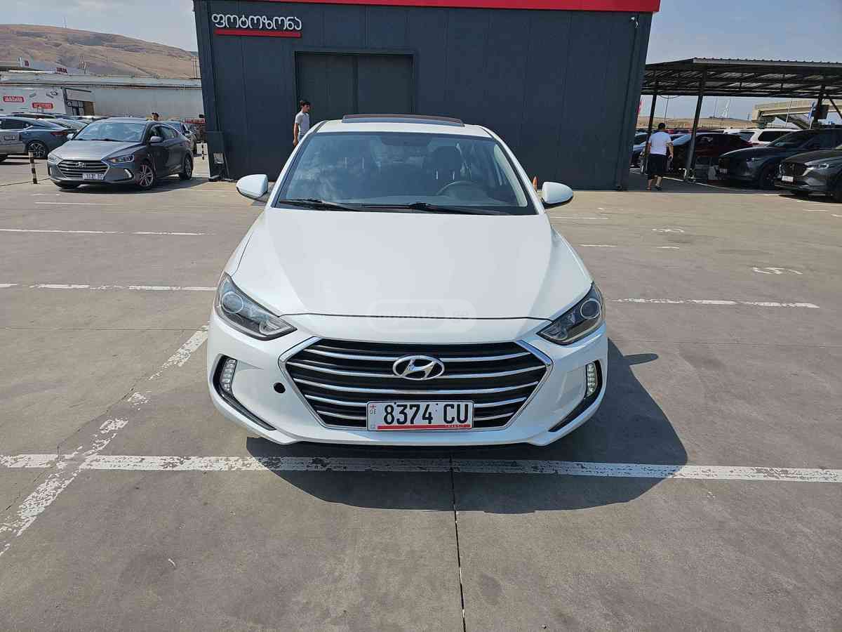 Hyundai Elantra 2018 — photo 2