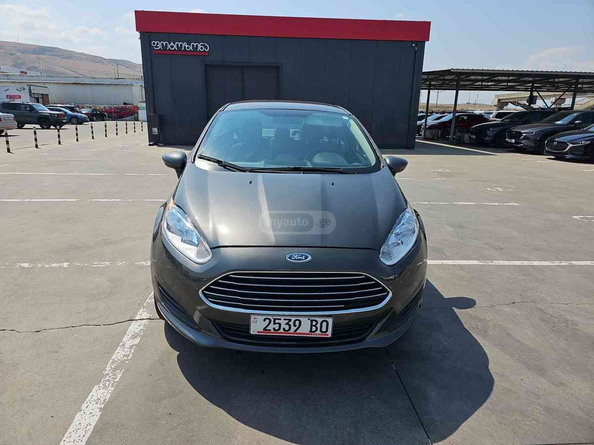 Ford Fiesta 2019 — photo 2