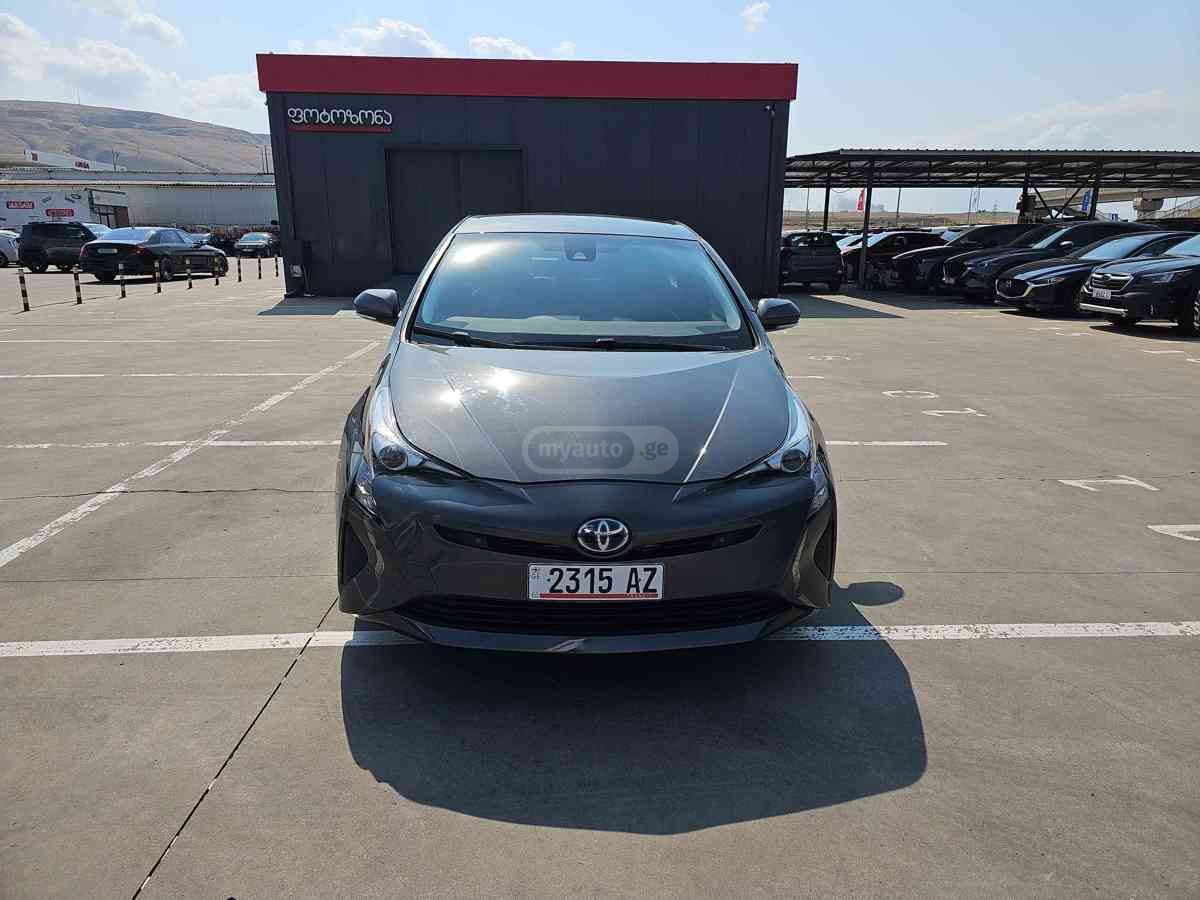 Toyota Prius 2018 — photo 2