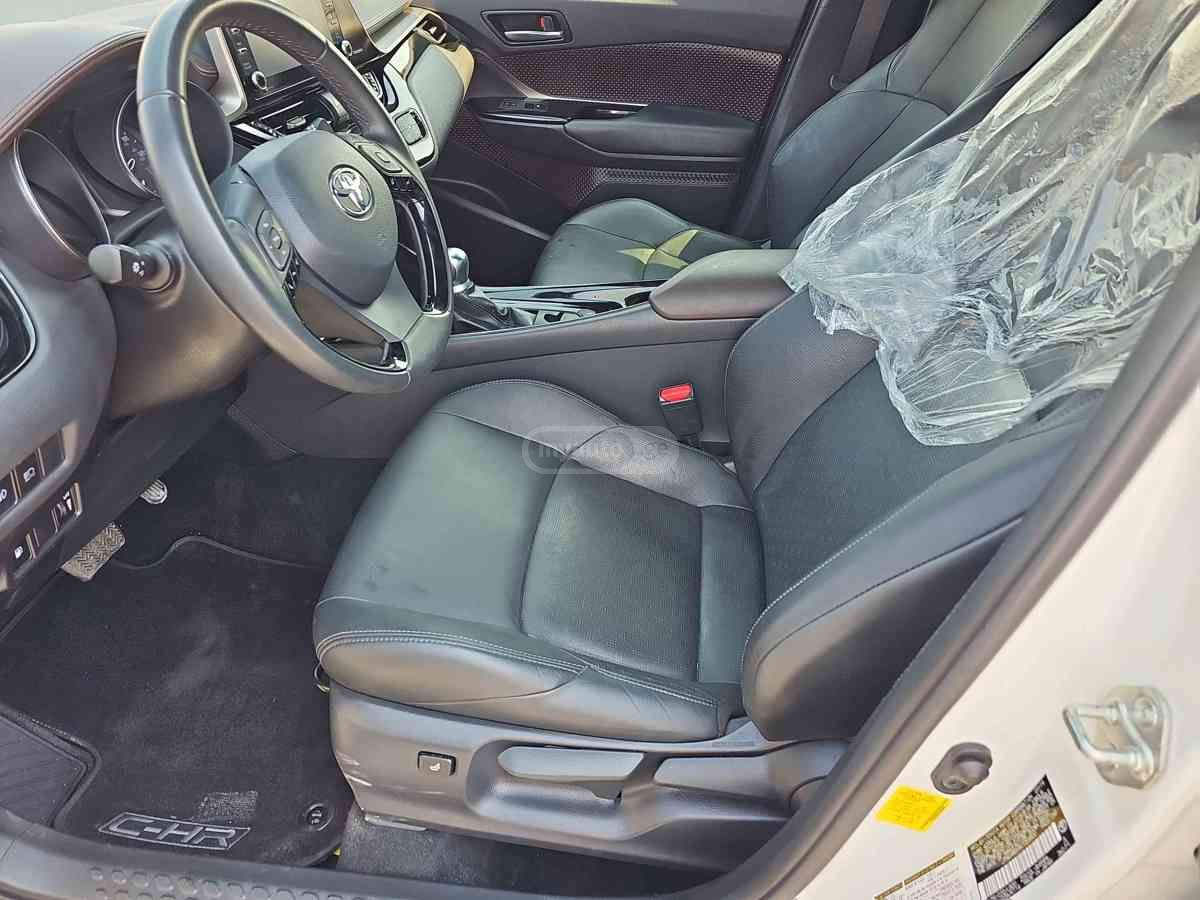 Toyota CHR 2019 — photo 2