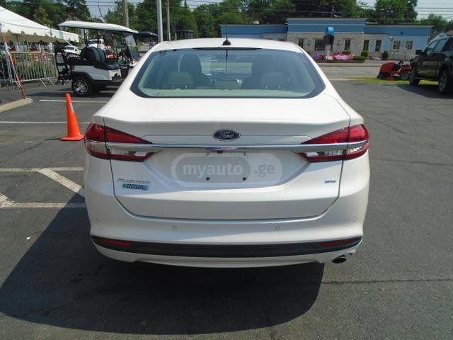 Ford Fusion 2018 — photo 2