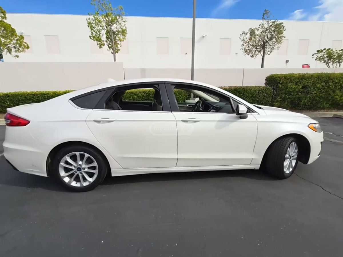 Ford Fusion 2020 — photo 2