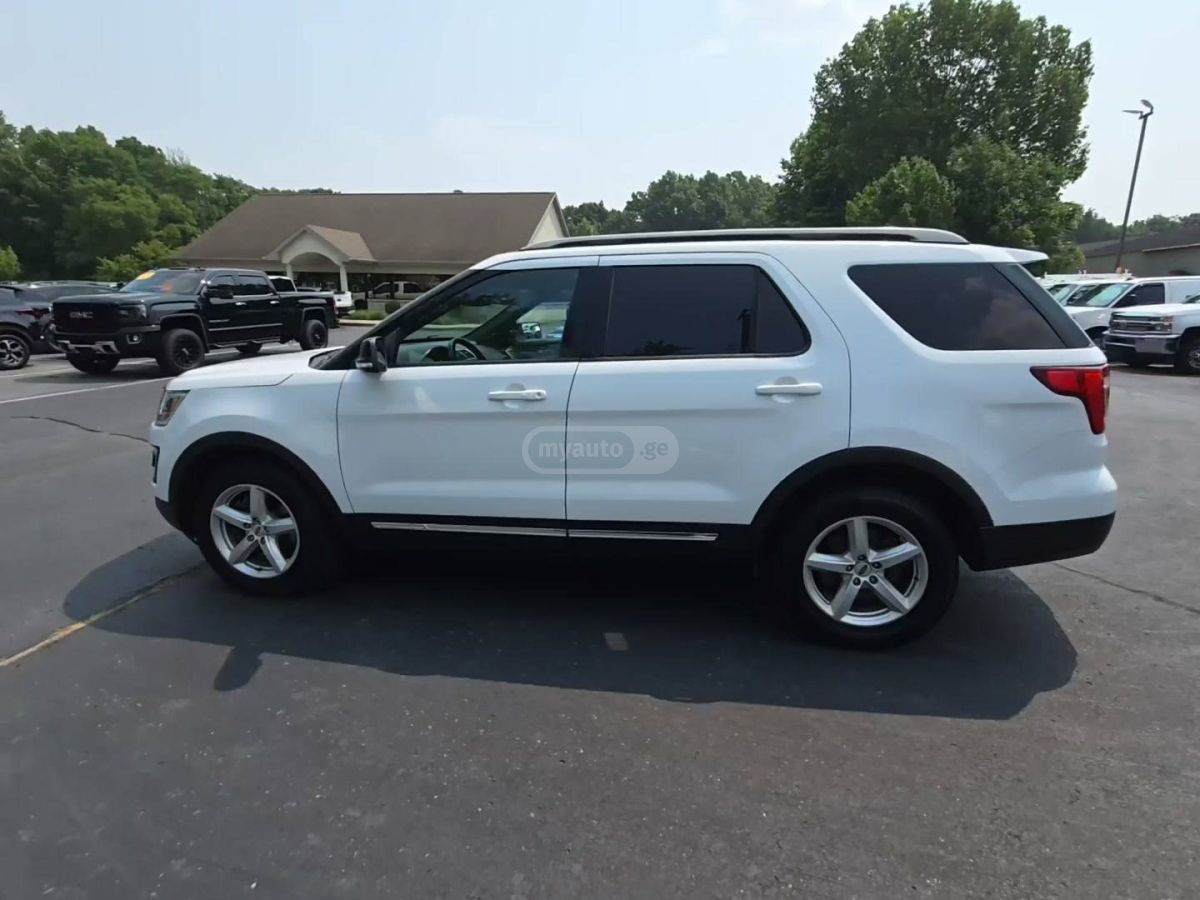 Ford Explorer 2017 — photo 2