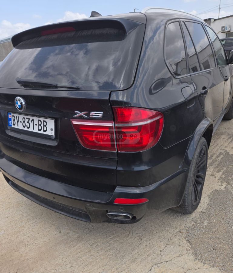 BMW X5 2012 — photo 2