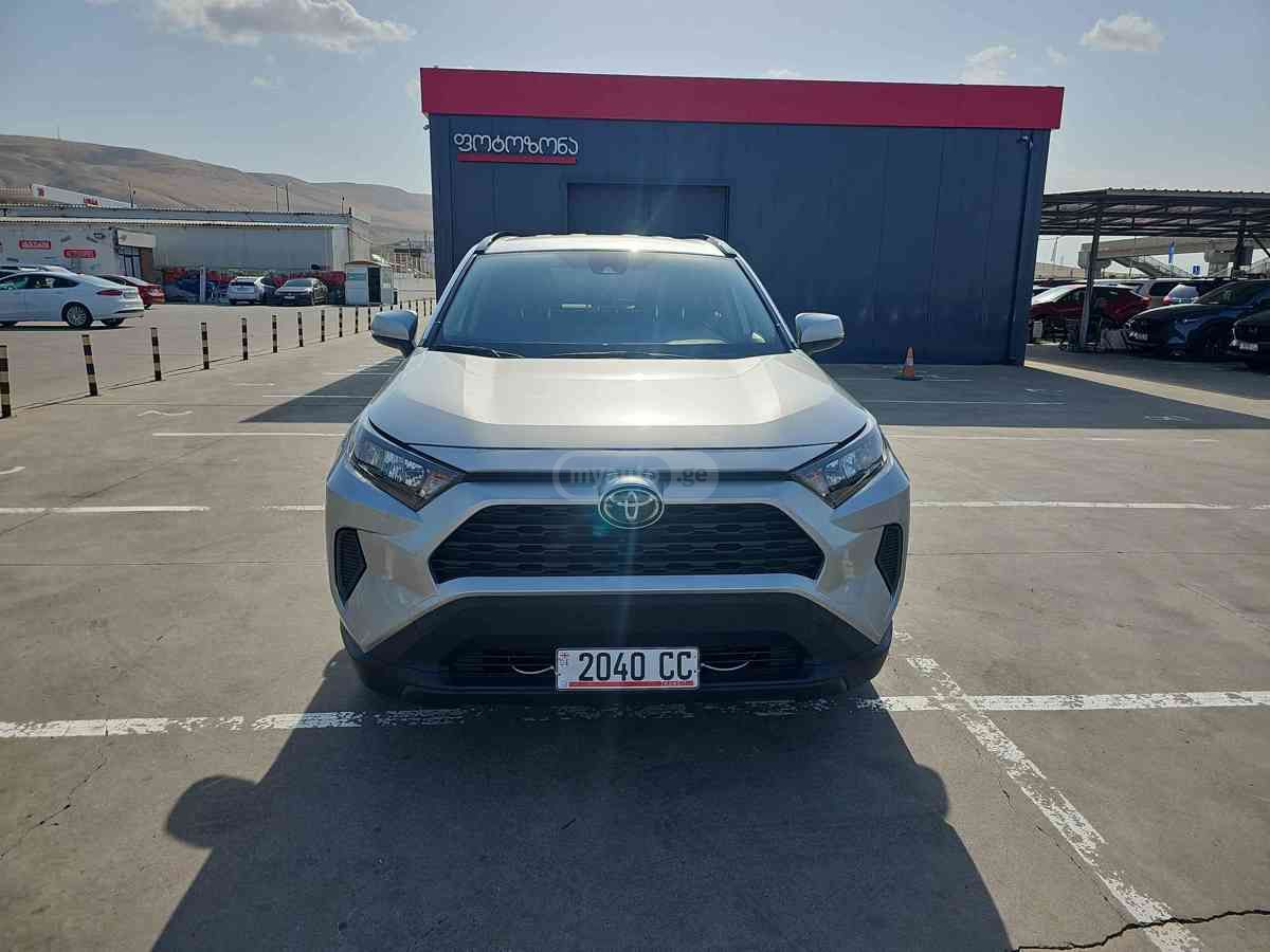 Toyota RAV 4 2019 — photo 2