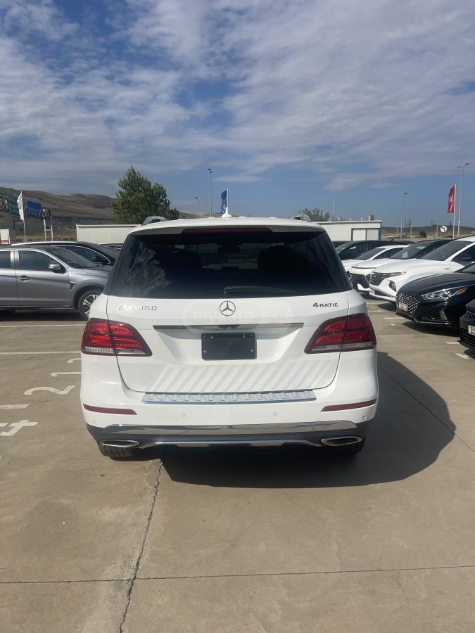 Mercedes-Benz GLE 350 2016 — photo 2
