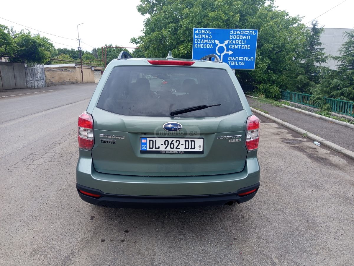 Subaru Forester 2016 — photo 2