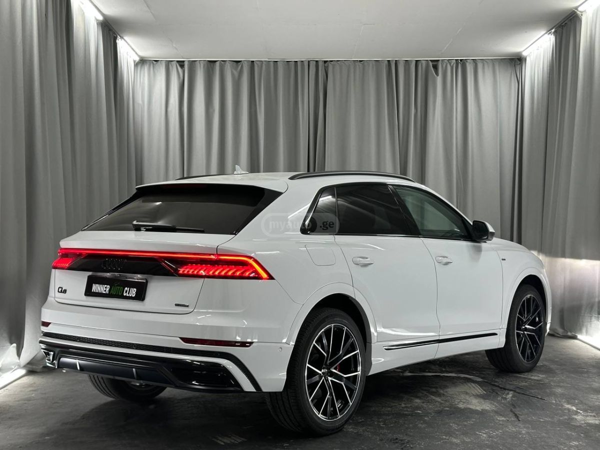 Audi Q8 2023 — photo 2