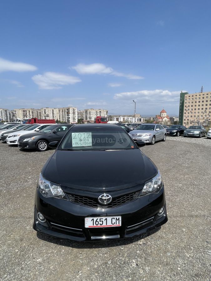 Toyota Camry 2012 — photo 2